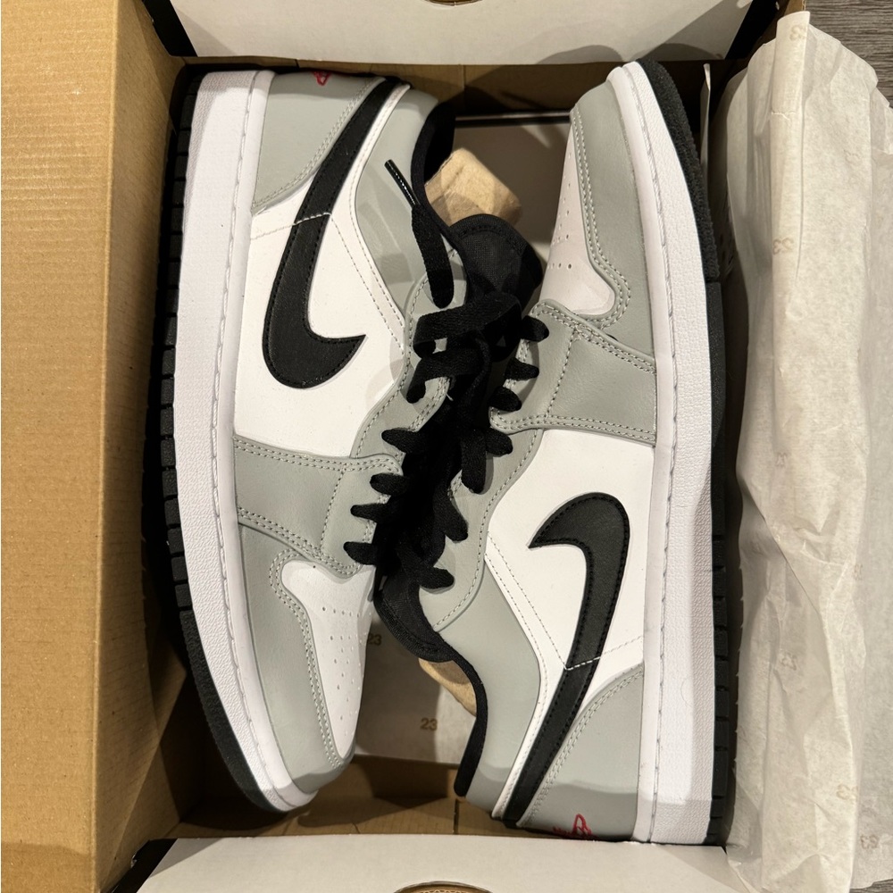 Air Jordan 1 Low Light Smoke Grey/Gym Red-White Size 9.5